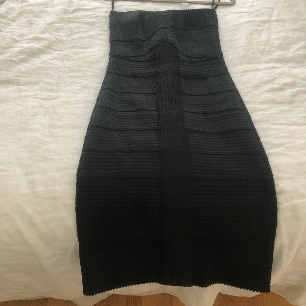 Strapless LBD